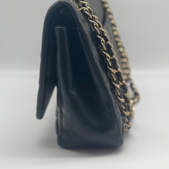 SOLD
Chanel Classic Maxi Double Flap Shoulder Bag (2012) - Picture 4 of 15